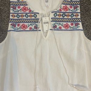 Small Gap Linen Dress with flower detail